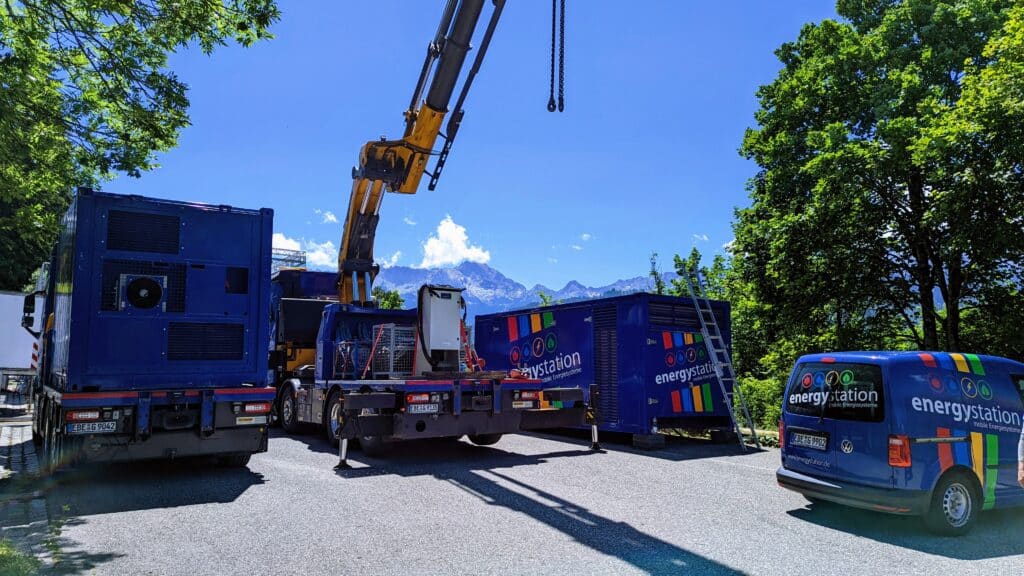 Aufbau einer mobilen Stromversorgung mit Batteriespeicher und Twin Aggregat für live Television